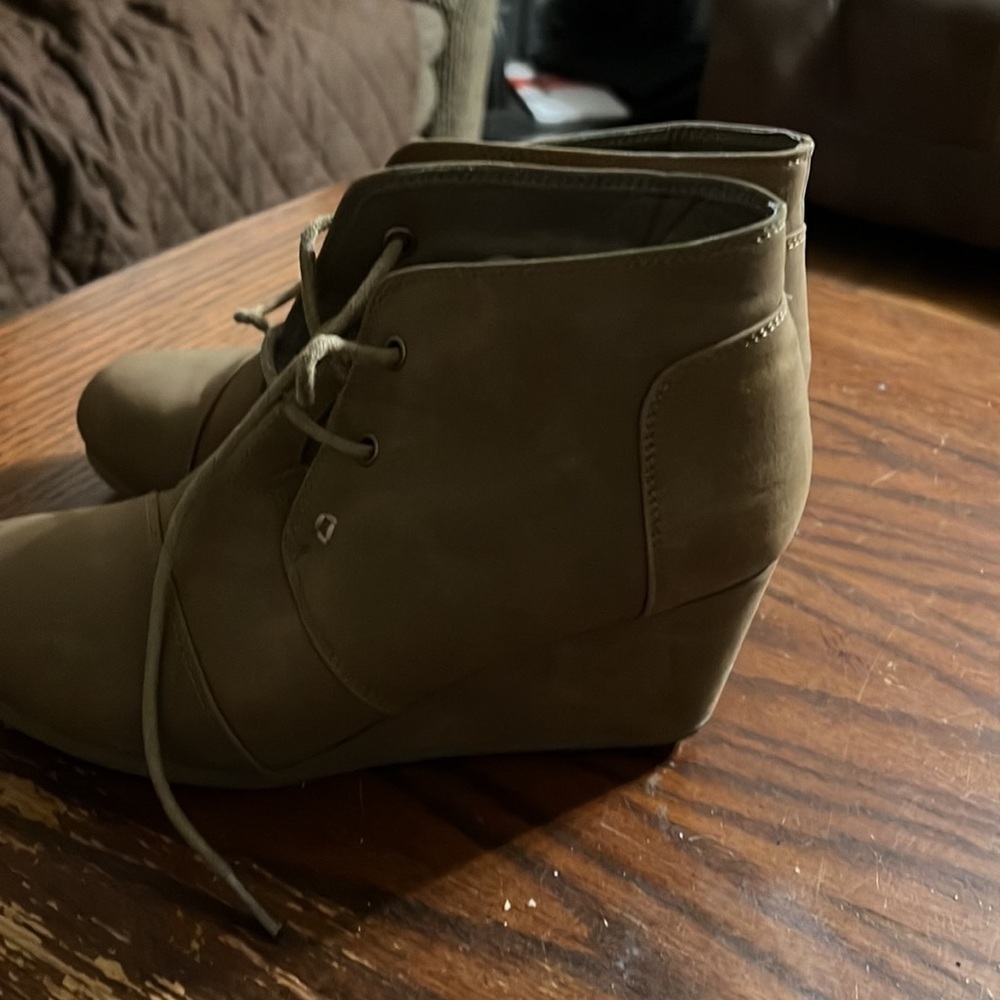 size 7 wedged booties - Picture 2 of 4